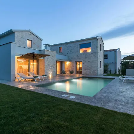 Maslina Нова-Вас